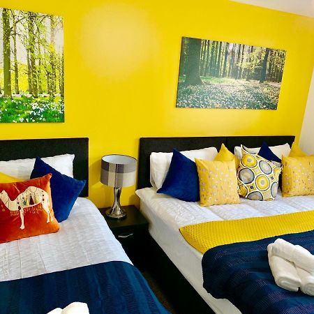 2 Bedrooms Modern Apartment, Lounge, Full Kitchen, Balcony, 5 Minutes Stratford Station Londen Buitenkant foto