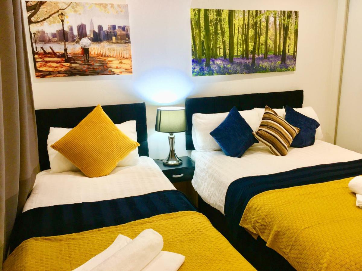 2 Bedrooms Modern Apartment, Lounge, Full Kitchen, Balcony, 5 Minutes Stratford Station Londen Buitenkant foto