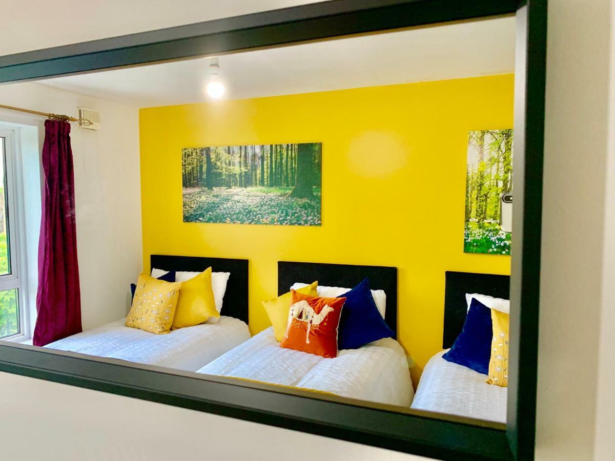 2 Bedrooms Modern Apartment, Lounge, Full Kitchen, Balcony, 5 Minutes Stratford Station Londen Buitenkant foto