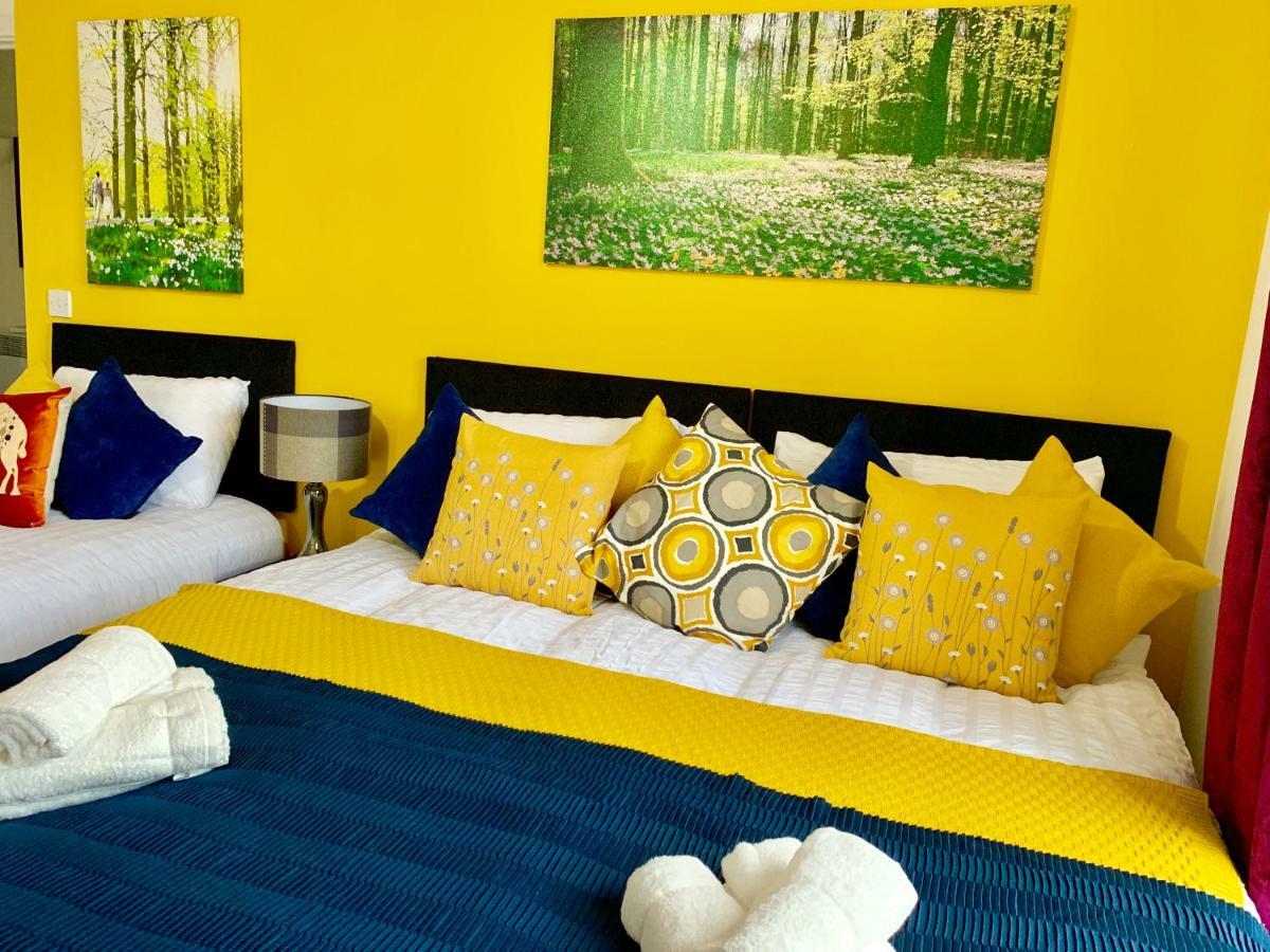 2 Bedrooms Modern Apartment, Lounge, Full Kitchen, Balcony, 5 Minutes Stratford Station Londen Buitenkant foto