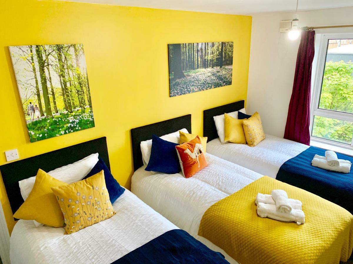 2 Bedrooms Modern Apartment, Lounge, Full Kitchen, Balcony, 5 Minutes Stratford Station Londen Buitenkant foto