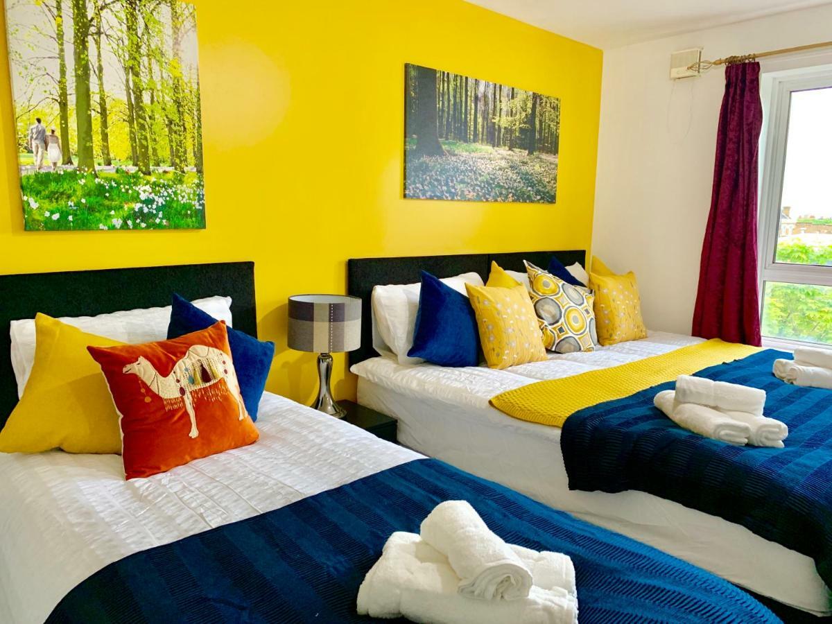2 Bedrooms Modern Apartment, Lounge, Full Kitchen, Balcony, 5 Minutes Stratford Station Londen Buitenkant foto